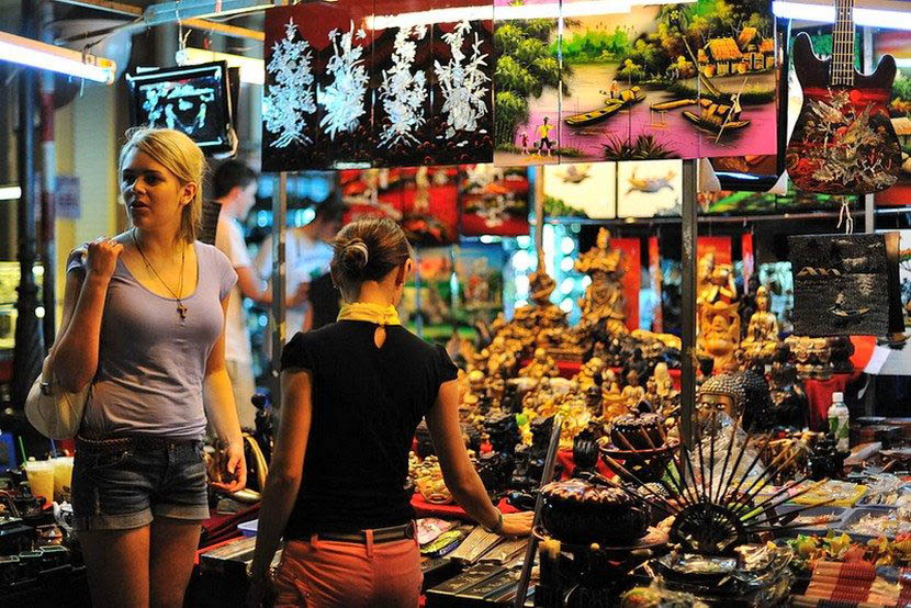 Things to Buy in Halong Bay: Recommended List & Places